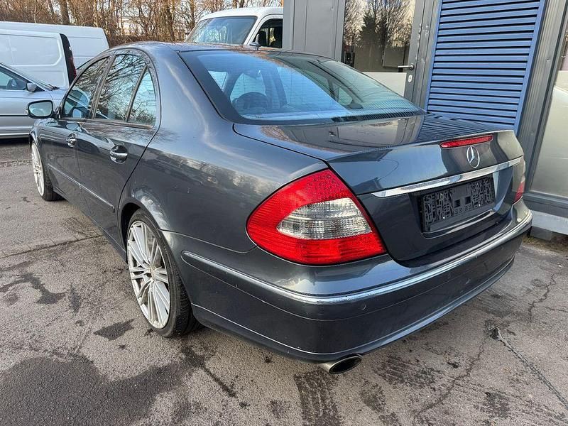Gebraucht Mercedes E200 184 PS (135 kW) 2008 Grau Limousine