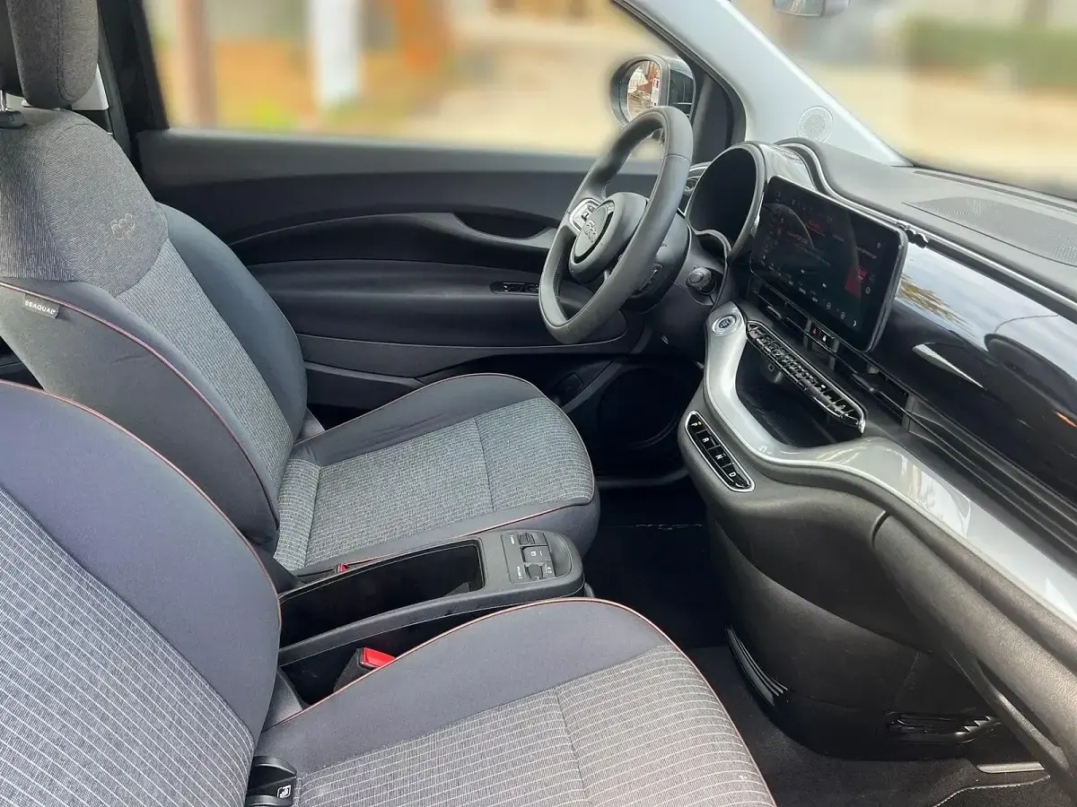 Gebraucht Fiat 500e Icon 86 kW (118 PS) 2022 Schwarz Limousine