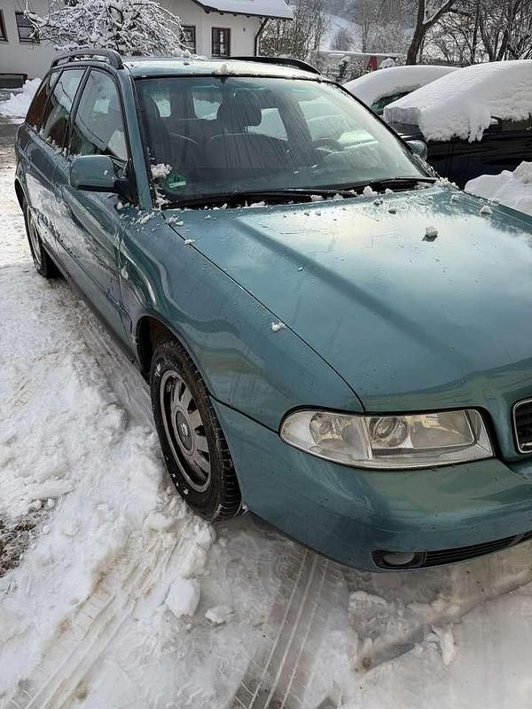 Gebraucht Audi A4 125 PS (91 kW) 1999 Grün Kombi
