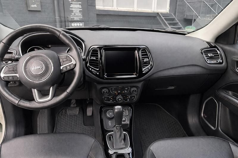Usado Jeep Compass 170 HP (125 kW) 2018 Branco SUV
