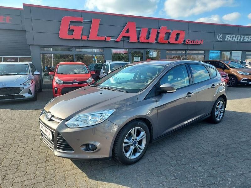 Braun Gebraucht 2013 Ford Focus Champions Edition Limousine | 2.500 € (Superpreis) - Bild 1/4