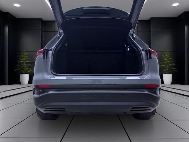 Gebraucht Audi Q4 e-tron Comfort 125 kW (170 PS) 2023 Kieselgrau SUV