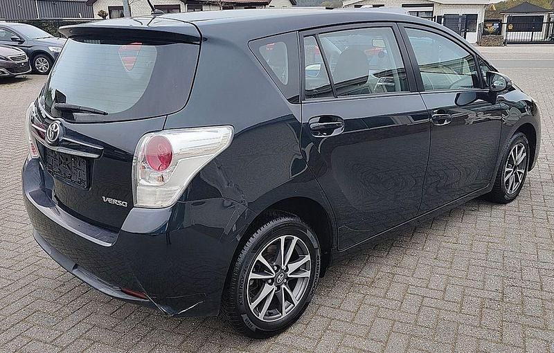 Gebraucht Toyota Verso Executive 124 PS (91 kW) 2013 Blau Van / Kleinbus