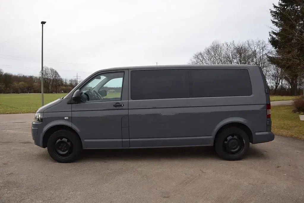 Gebraucht VW T5 179 PS (131 kW) 2011 Grau Van