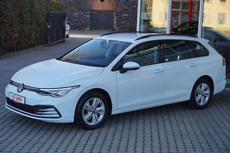 Gebraucht VW Golf VIII Life 150 PS (110 kW) 2021 Weiß Kombi