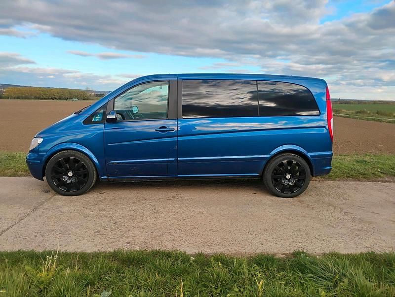 Blau Gebraucht 2005 Mercedes Viano Van / Kleinbus | 5.400 € (Guter Preis) - Bild 1/4