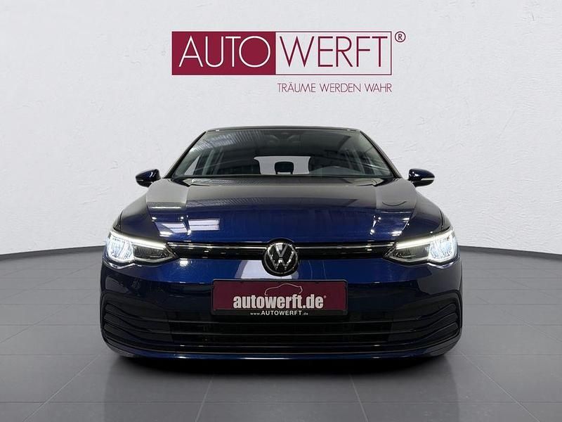 Gebraucht VW Golf VIII Life 150 PS (110 kW) 2023 Atlantik blue metallic Limousine