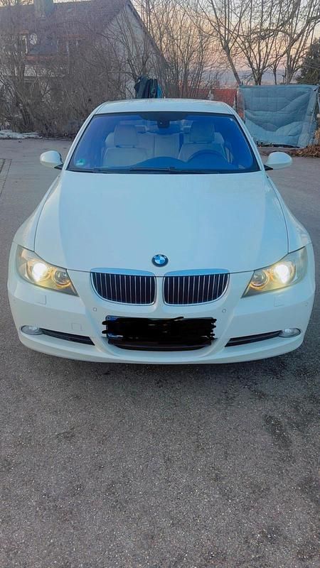 Weiß Gebraucht 2008 BMW 325 Limousine | 5.900 € (Guter Preis) - Bild 1/4