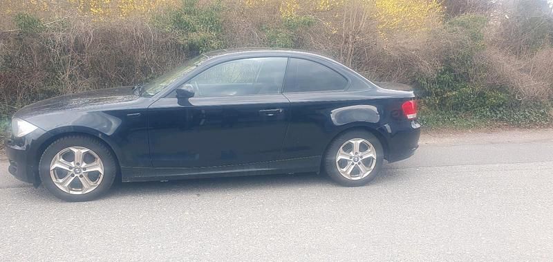 Gebraucht BMW 120 Coupé 177 PS (130 kW) 2009 Schwarz Coupé