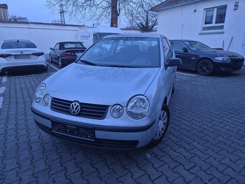 Gebraucht VW Polo 64 PS (47 kW) 2003 Silber Kleinwagen