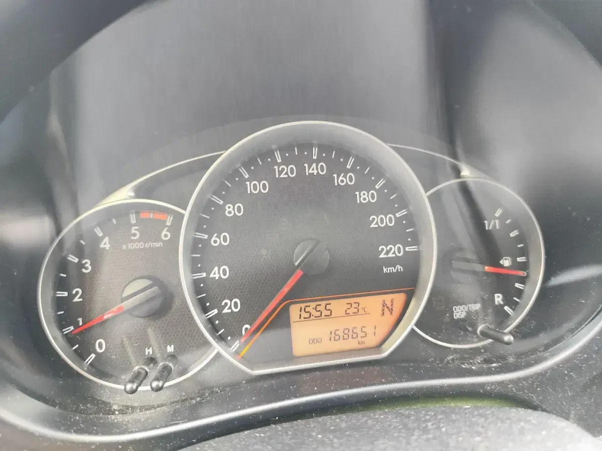 Gebraucht Subaru Trezia Active 90 PS (66 kW) 2010 Grau Kleinwagen