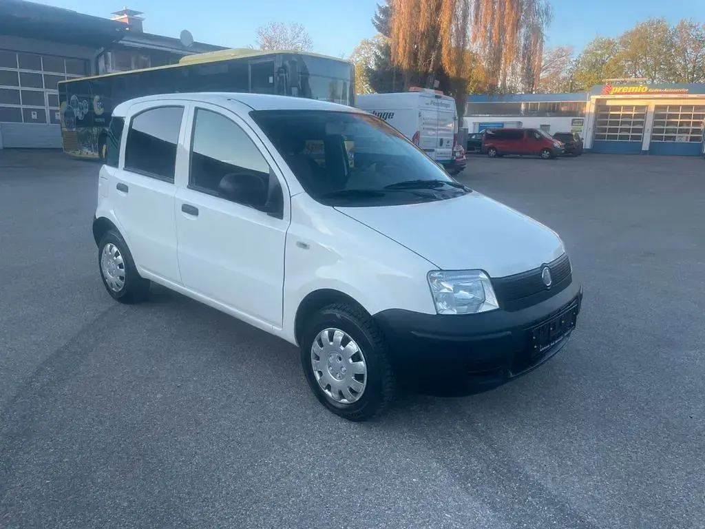Używany Fiat Panda 69 KM (50 kW) 2011 Biały Hatchback