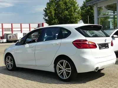 Gebraucht BMW 218 Active Tourer Advantage 140 PS (102 kW) 2019 Weiß Van / Kleinbus