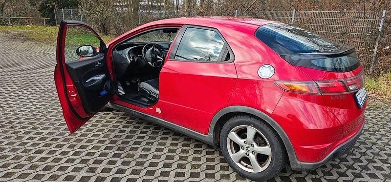 Gebraucht Honda Civic 99 PS (72 kW) 2008 Rot Limousine