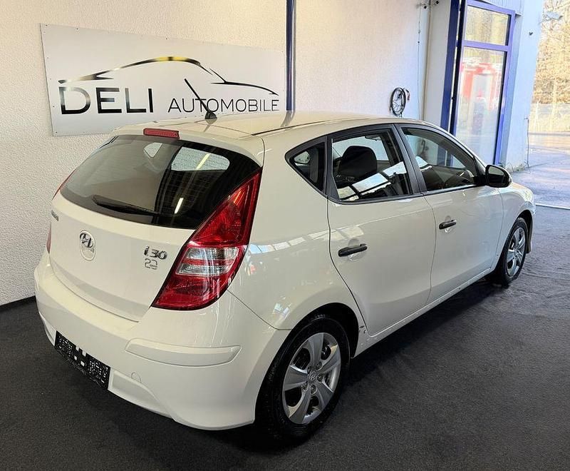 Gebraucht Hyundai i30 Edition+ 109 PS (80 kW) 2012 Weiß Limousine