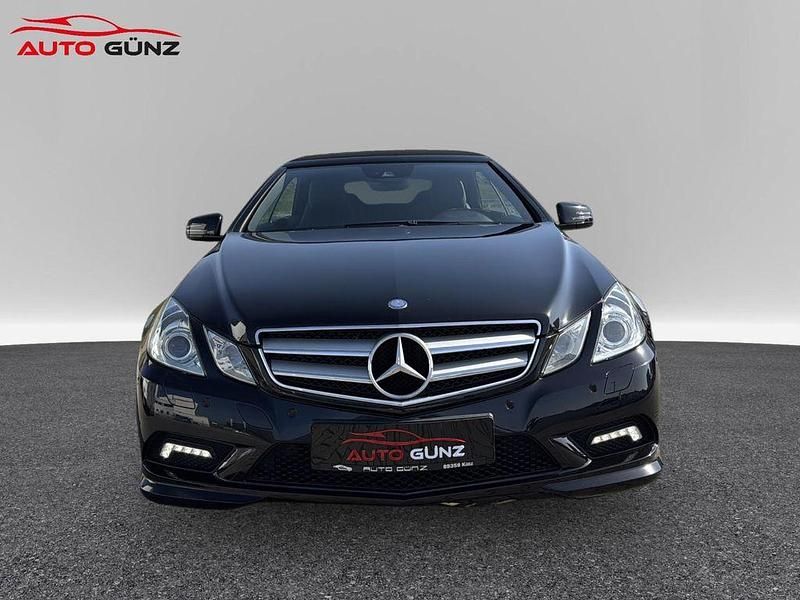 Gebraucht Mercedes E350 AMG line 292 PS (214 kW) 2010 Schwarz Cabrio