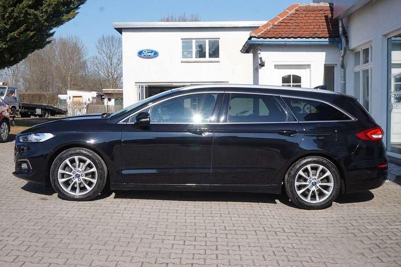 Gebraucht Ford Mondeo Titanium 150 PS (110 kW) 2020 Agate black metallic Kombi