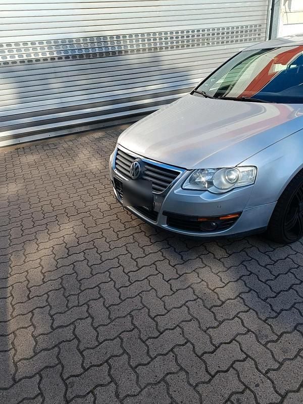 Grau Gebraucht 2007 VW Passat Limousine | 2.300 € (Superpreis) - Bild 1/4