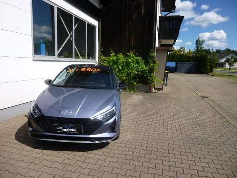 Gebraucht Hyundai i20 Select 84 PS (61 kW) 2024 Blau Limousine