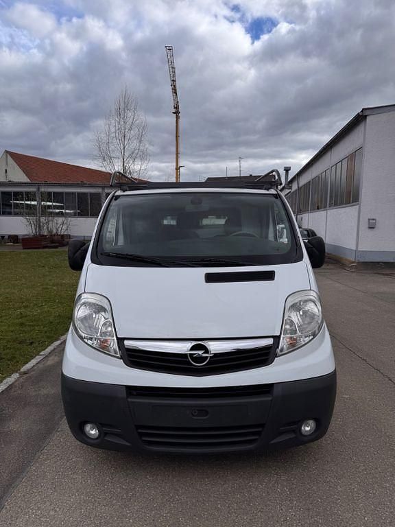 Gebraucht Opel Vivaro 145 PS (106 kW) 2008 Weiß Van / Kleinbus