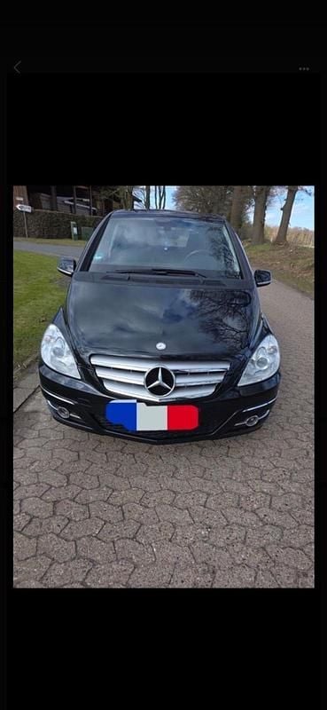 Gebraucht Mercedes B180 109 PS (80 kW) 2010 Schwarz Van / Kleinbus