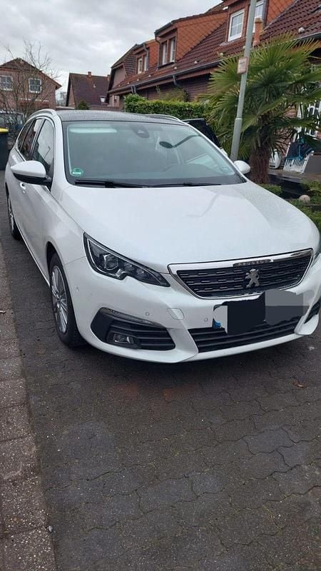 Gebraucht Peugeot 308 Allure 131 PS (96 kW) 2018 Weiß Kombi