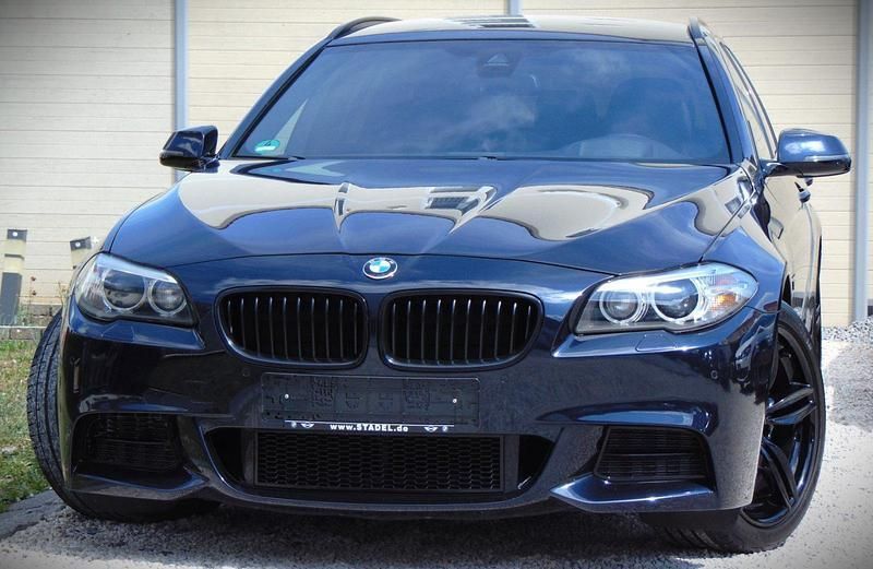 Schwarz Gebraucht 2016 BMW 520 M Sport Kombi | 17.500 € (Fairer Preis) - Bild 1/4