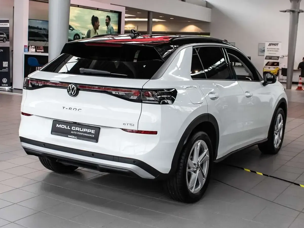 Neu VW T-Roc Life 150 PS (110 kW) 2026 Schwarz SUV