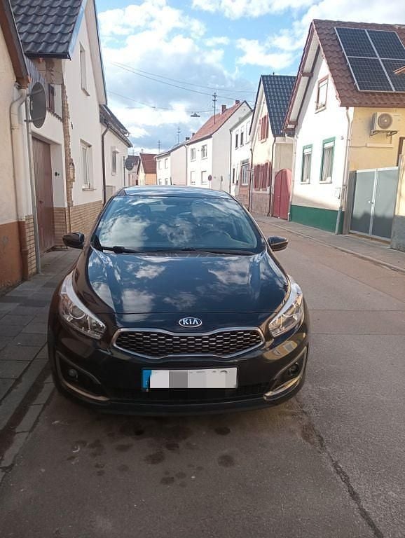 Gebraucht Kia Ceed Edition 7 101 PS (74 kW) 2017 Schwarz Kleinwagen