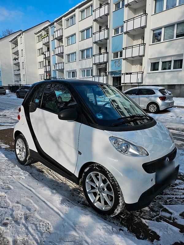 Gebraucht Smart ForTwo Coupé 61 PS (44 kW) 2012 Weiß Coupé