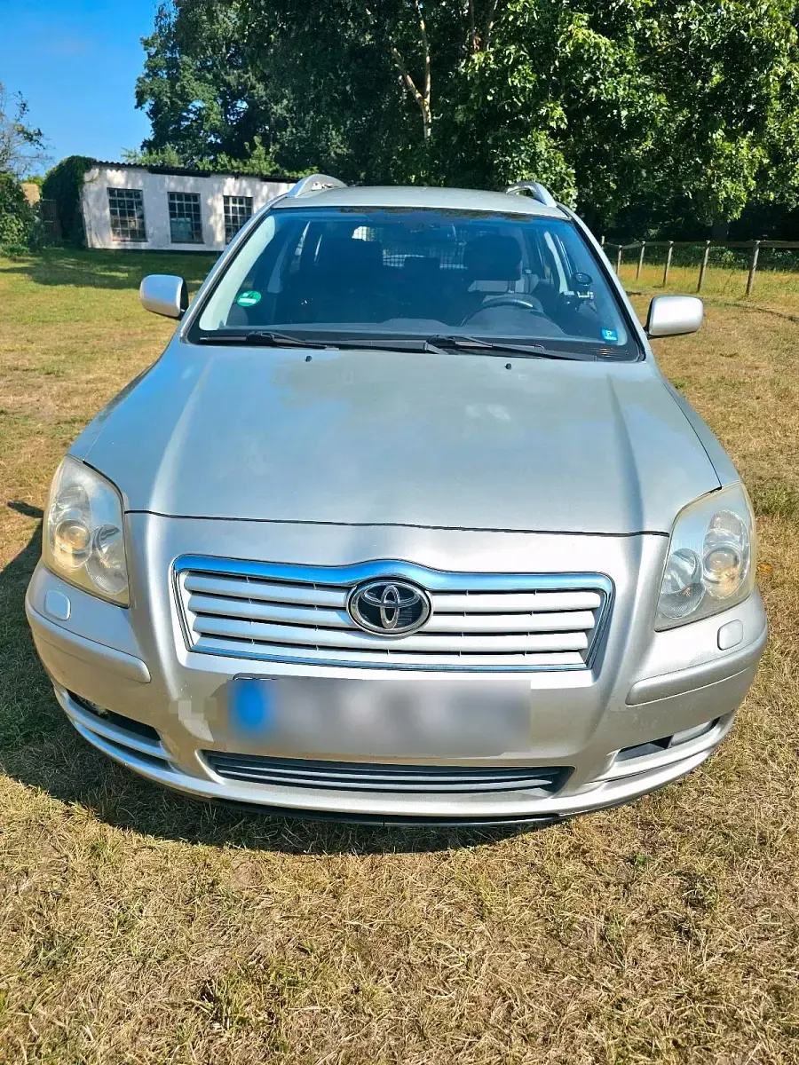 Gebraucht Toyota Avensis 129 PS (94 kW) 2005 Silber Kombi