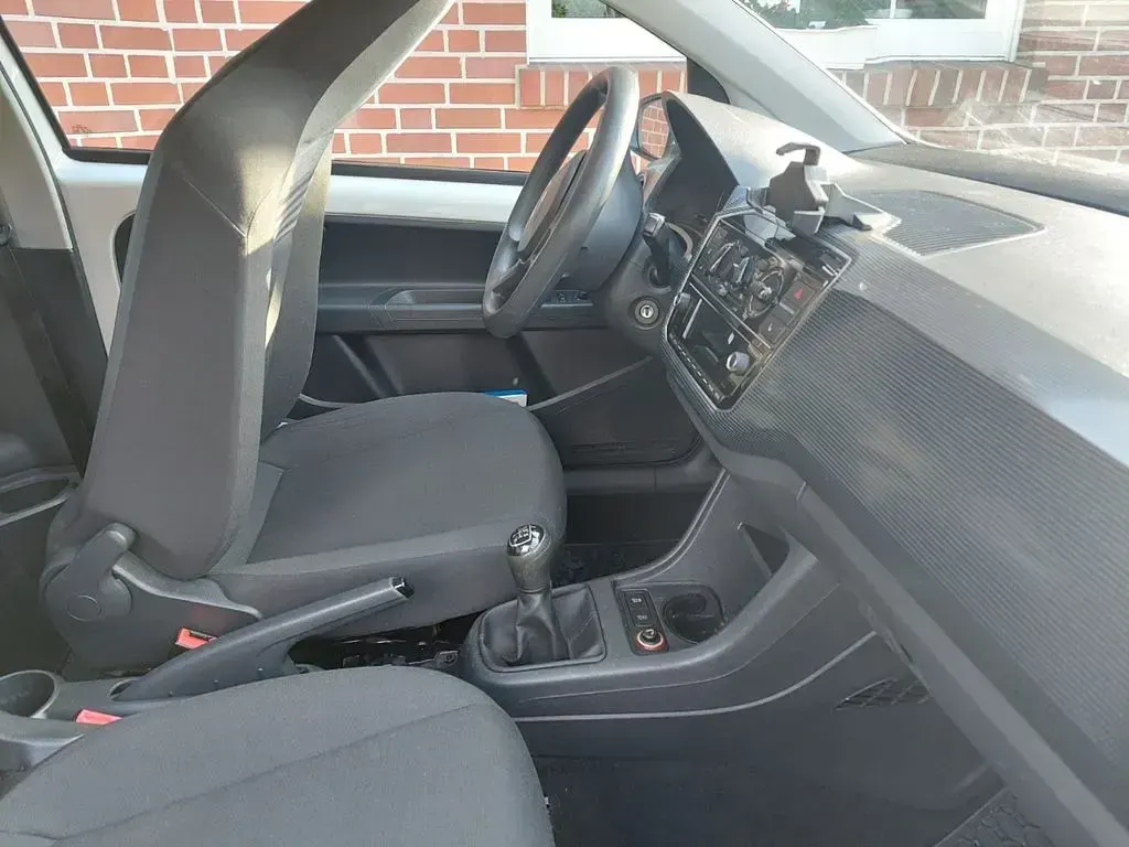 Gebraucht VW up! 65 PS (47 kW) 2017 Weiß Kleinwagen