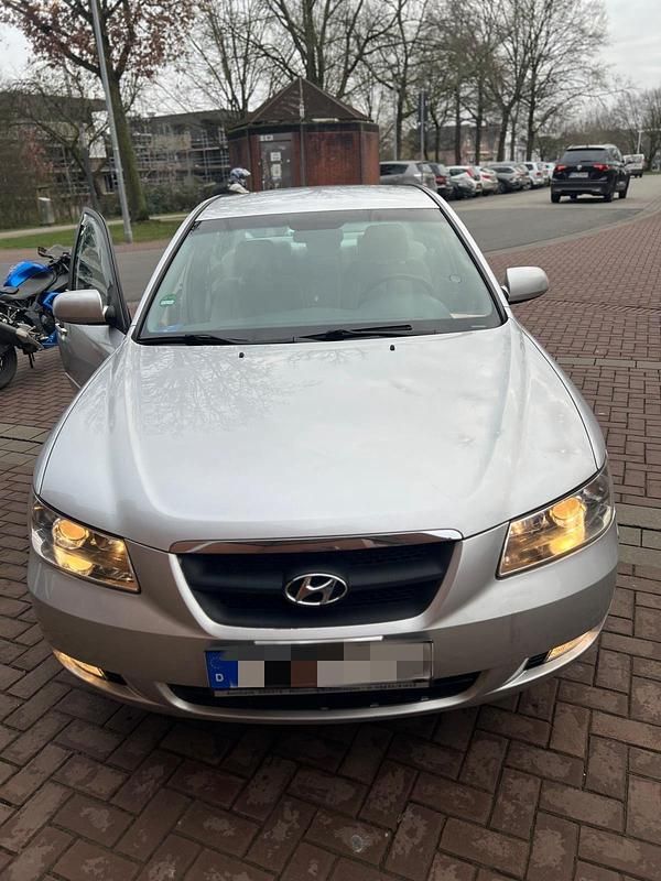 Silber Gebraucht 2007 Hyundai Sonata Limousine | 2.600 € (Guter Preis) - Bild 1/4