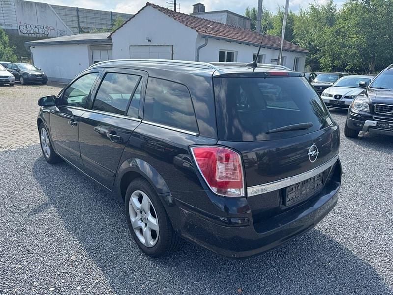 Gebraucht Opel Astra 125 PS (91 kW) 2008 Schwarz Limousine