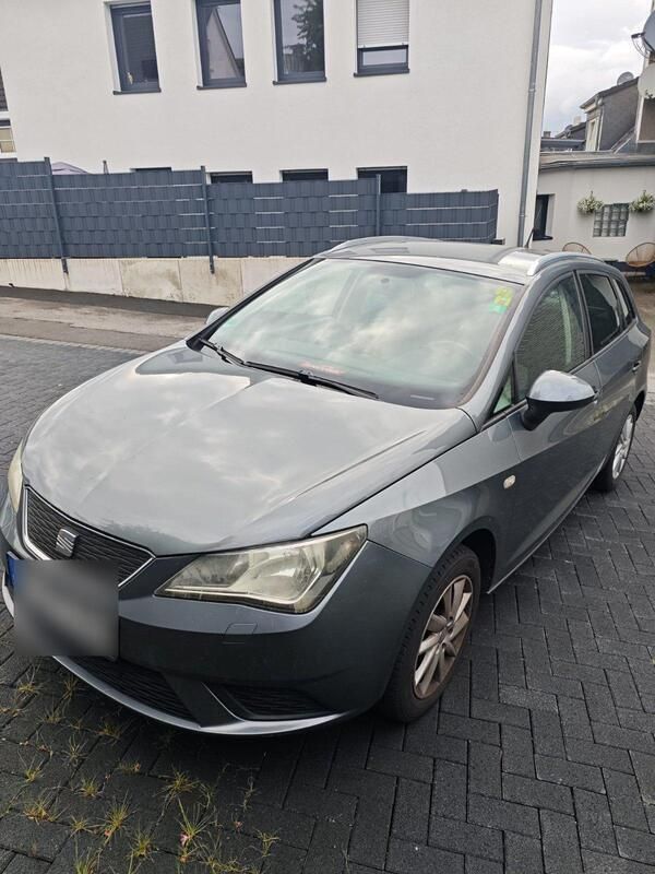 Silber Gebraucht 2012 Seat Ibiza ST Ecomotive Kombi | 6.190 € (Teuer) - Bild 1/4