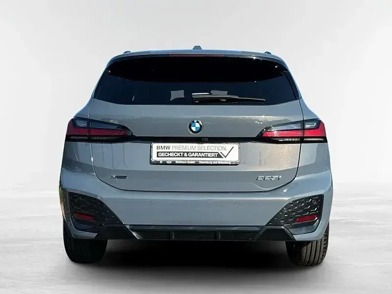 Gebraucht BMW 223 Active Tourer M Sport 204 PS (150 kW) 2025 Grau Van / Kleinbus