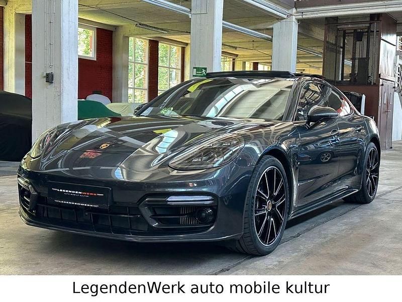 Vulkangrau Gebraucht 2022 Porsche Panamera Turbo S Sport Limousine | 104.900 € (Etwas zu teuer) - Bild 1/4