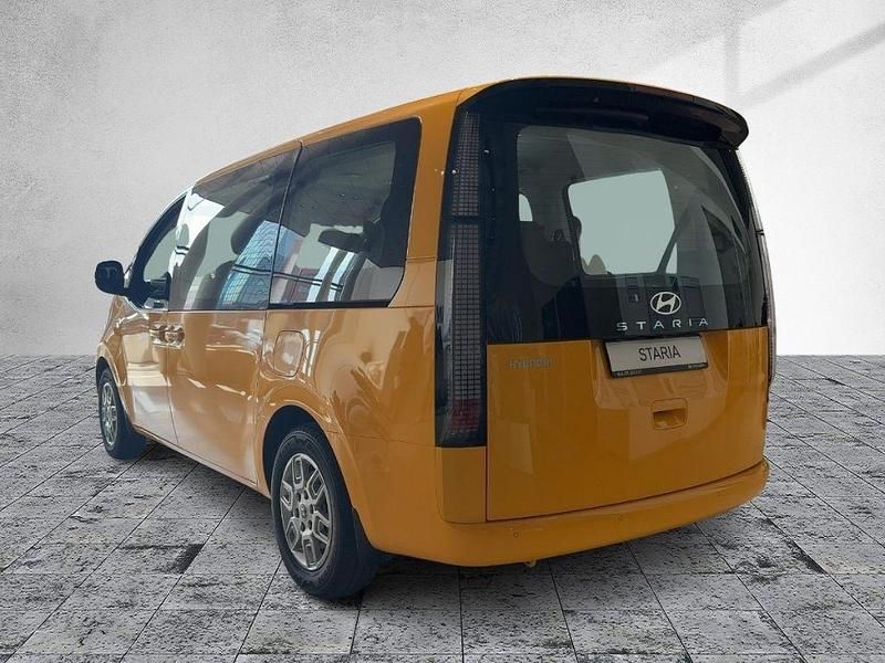 Gebraucht Hyundai Staria Trend 224 PS (164 kW) 2025 Gelb Van / Kleinbus