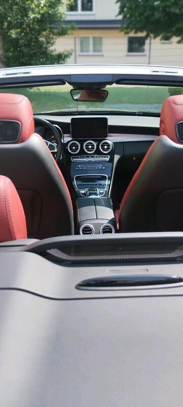Schwarz Gebraucht 2018 Mercedes 250 AMG line Cabrio | 33.350 € (Teuer) - Bild 1/4