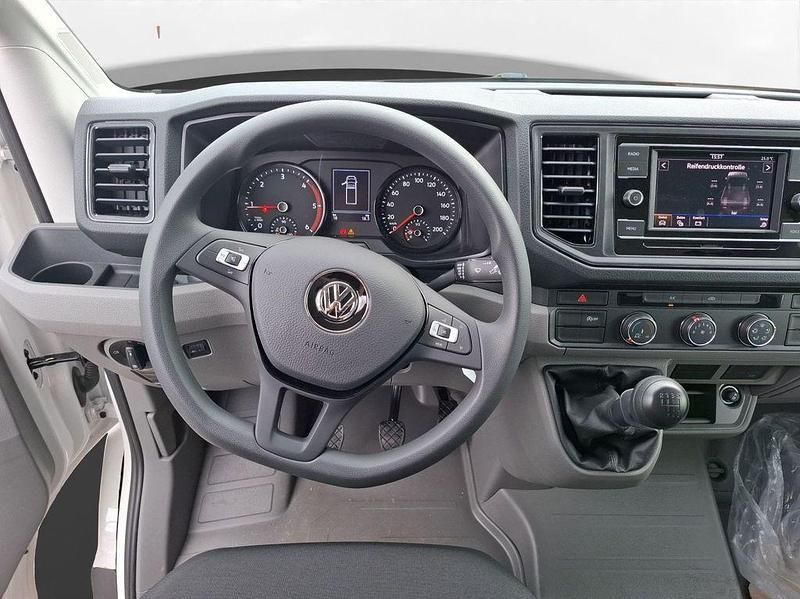 Gebraucht VW Crafter 163 PS (119 kW) 2025 Candyweiß Van