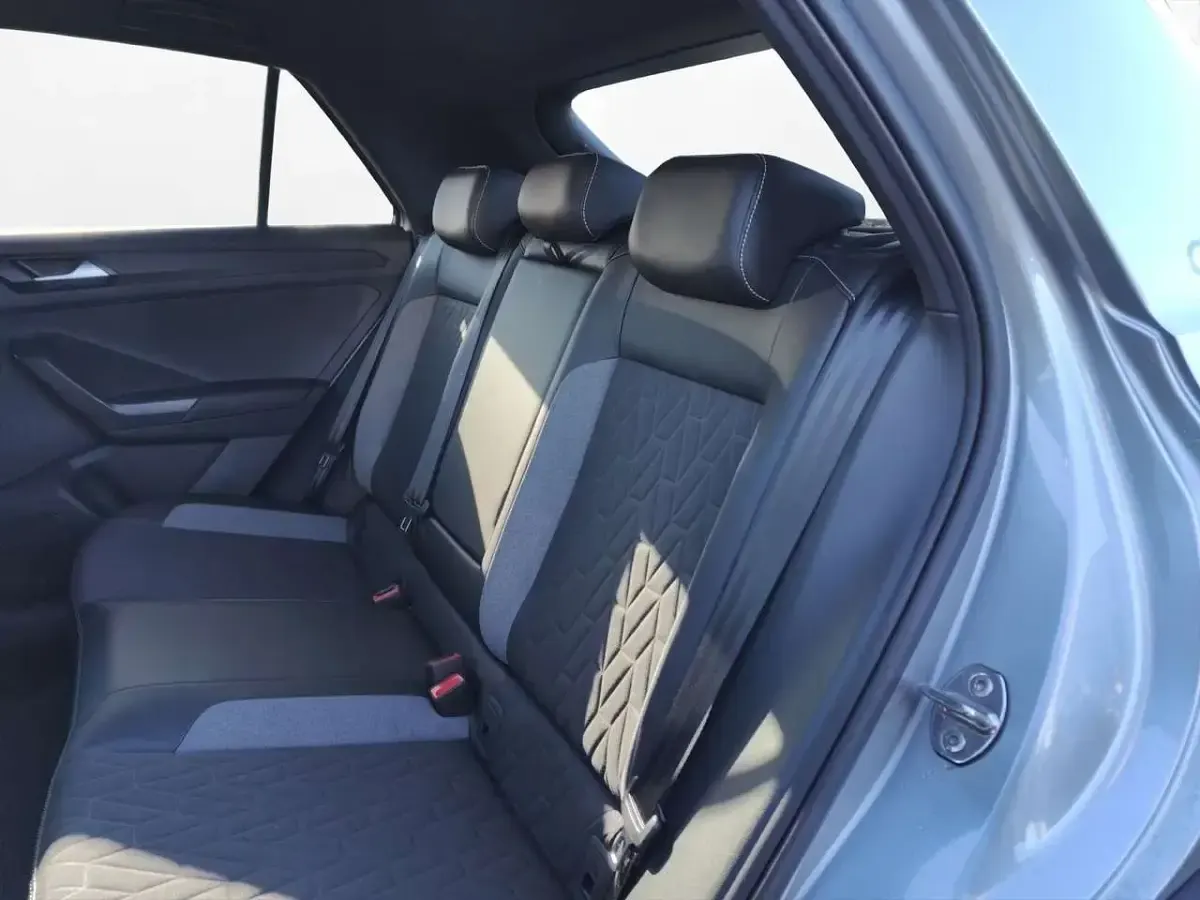 Gebraucht VW T-Roc Goal 150 PS (110 kW) 2025 Silber SUV