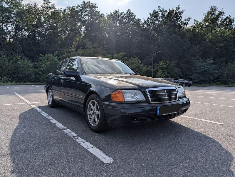 Blau Gebraucht 1995 Mercedes C180 Edition Limousine | 12.500 € - Bild 1/4