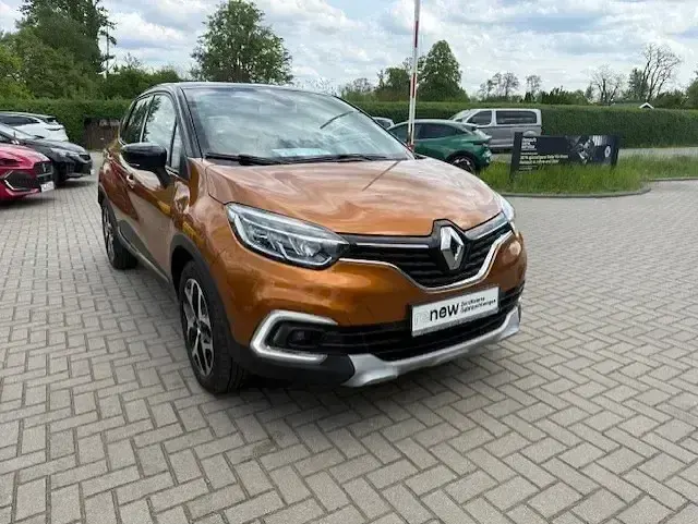 Używany Renault Captur Collection 131 KM (96 kW) 2019 Pomarańczowy SUV