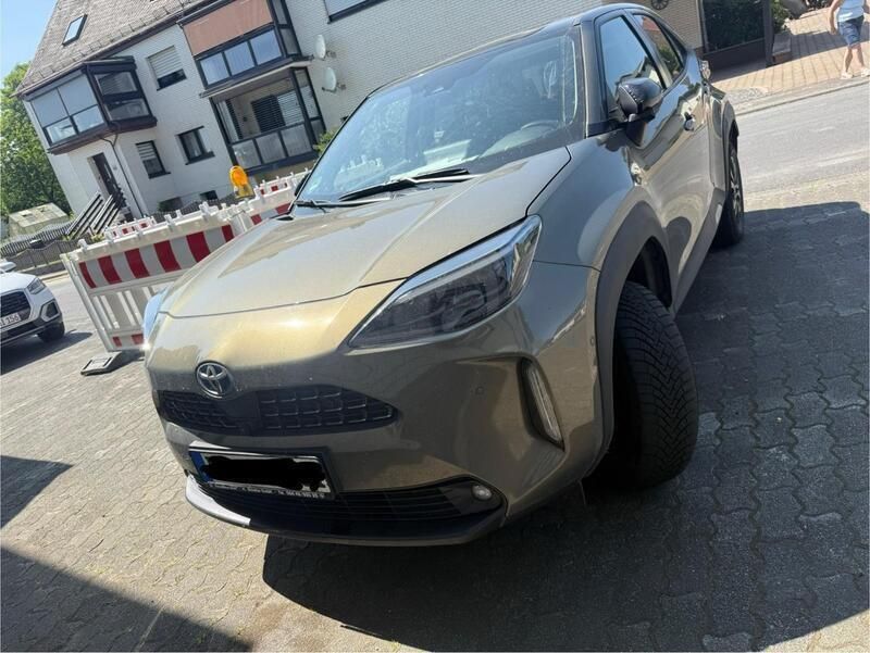Andere außenfarben Gebraucht 2023 Toyota Yaris Cross SUV | 24.999 € (Guter Preis) - Bild 1/4