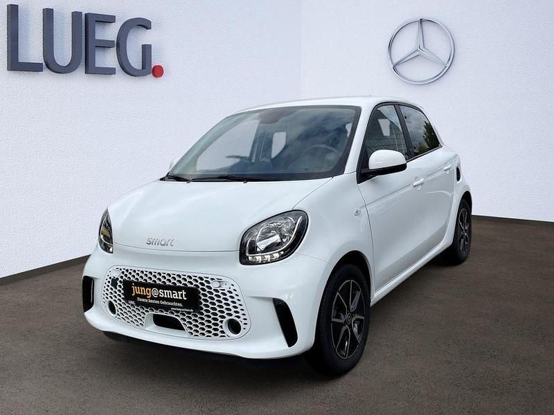 Weiß Gebraucht 2020 Smart ForFour Electric Drive Passion Limousine | 10.490 € (Fairer Preis) - Bild 1/4