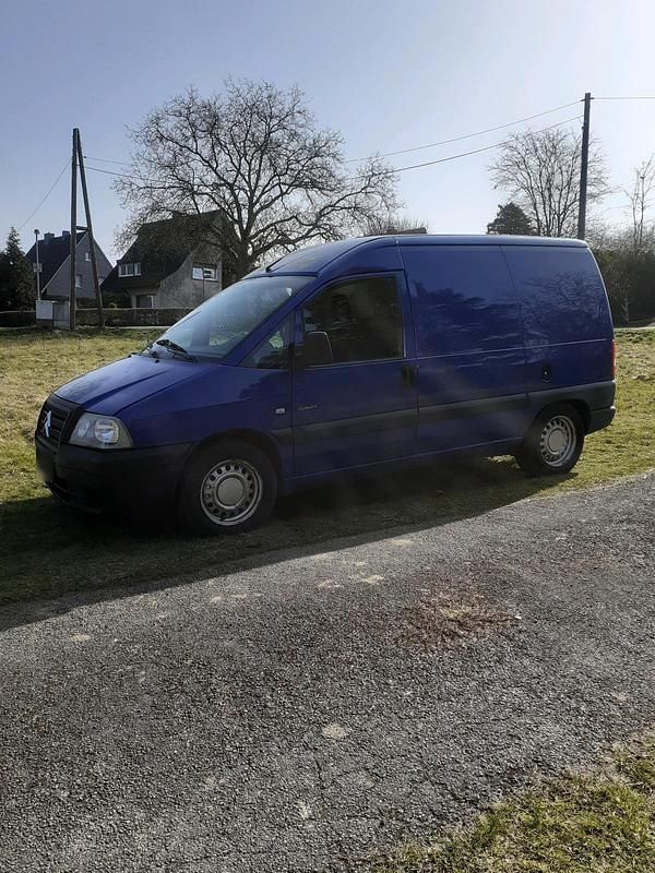 Second-hand Citroën Jumpy 94 CP (69 kW) 2006 Albastru Monovolum