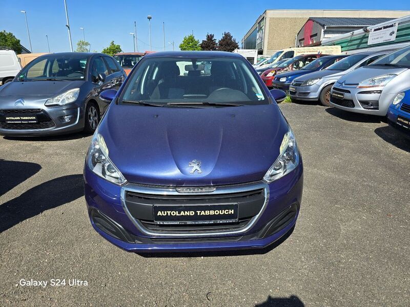 Gebraucht Peugeot 208 Active 82 PS (60 kW) 2016 Blau Kleinwagen