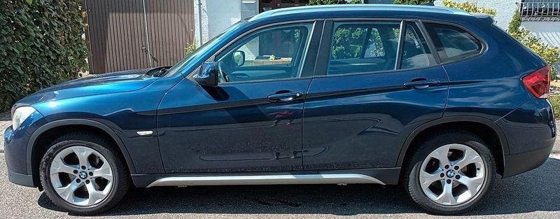 Blau Gebraucht 2011 BMW X1 SUV | 8.850 € (Fairer Preis) - Bild 1/4