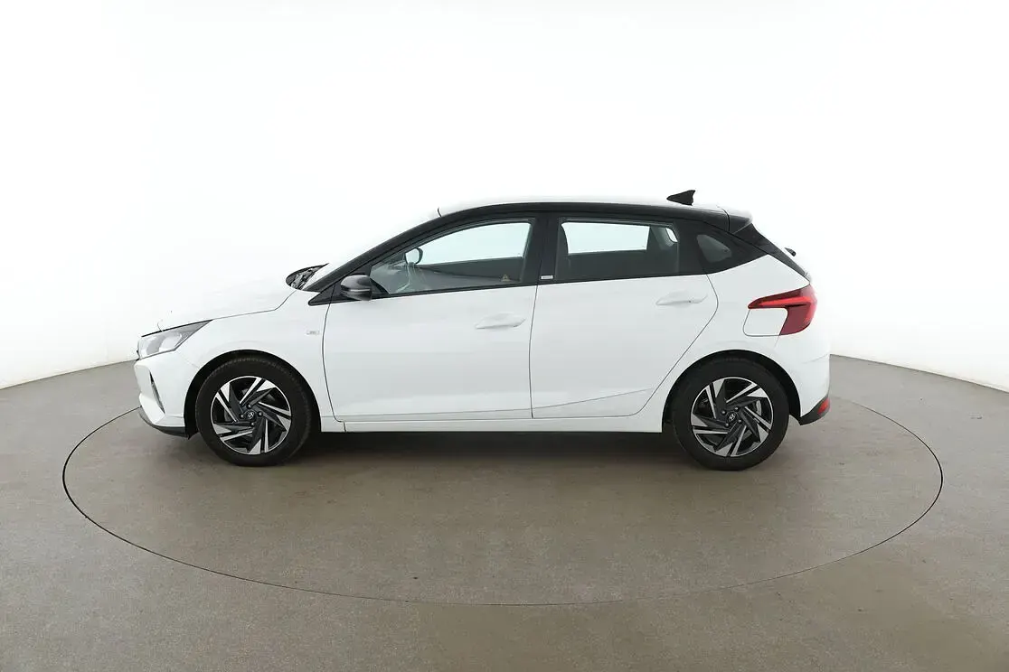Gebraucht Hyundai i20 Trend 101 PS (74 kW) 2021 Weiß Kleinwagen