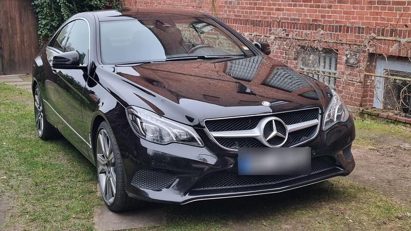 Gebraucht Mercedes E200 184 PS (135 kW) 2014 Schwarz Coupé